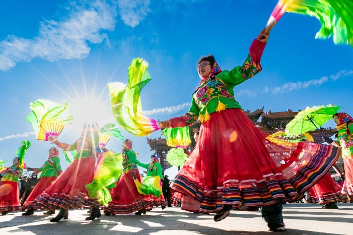 Temple Fair kicks off in Hohhot