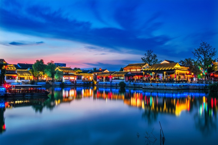 China's nighttime consumption soars in Spring Festival holiday