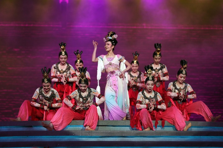Glorious dance show spotlights Tang Dynasty culture in Xi'an