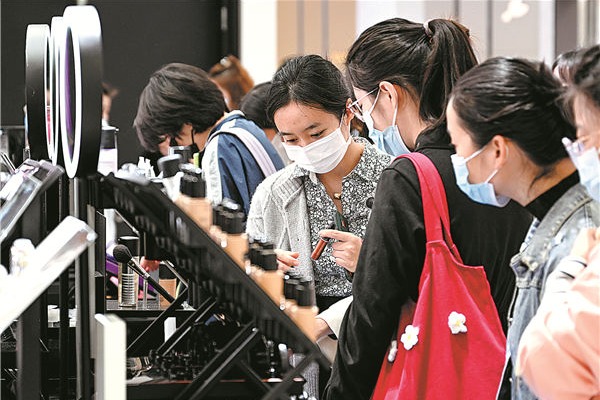 Tourism workers look for alternatives