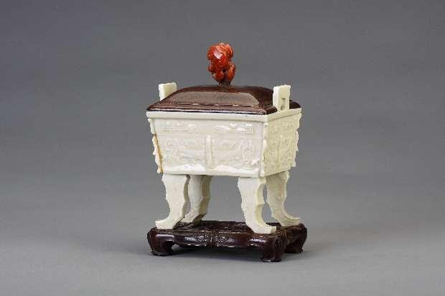 Dehua white-glazed porcelain on exhibit in Anhui