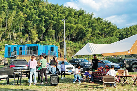 Anhui village cashes in on rural tourism trend