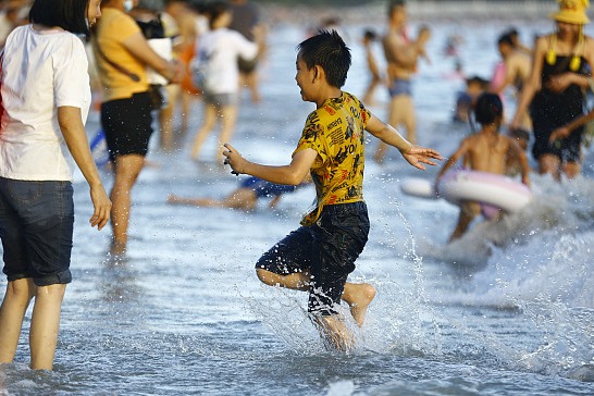 Tourism recovers on back of three-day holiday