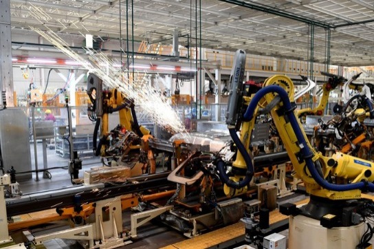 China's industrial profit growth slows in Jan-April