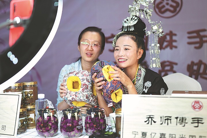 China to accelerate integration of rural e-commerce, express delivery systems