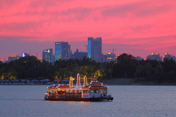 Gorgeous sunset over the Songhua River