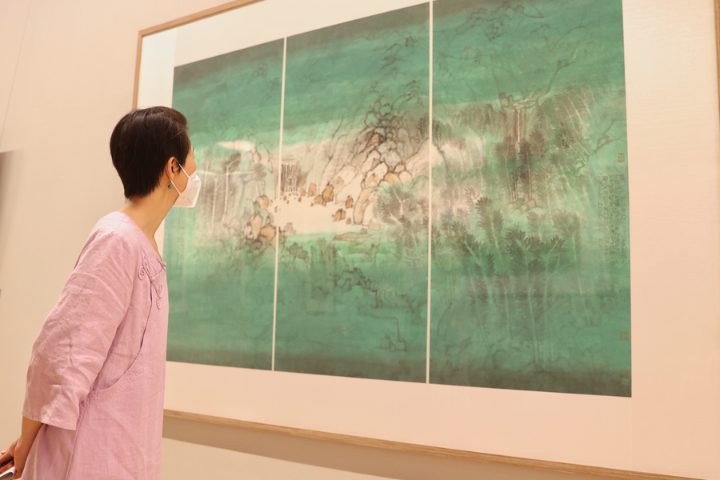 A magnificent and telescopic view of landscape artist’s exhibition