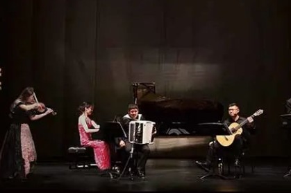 Hot summer sizzles in Hangzhou with tango concerts