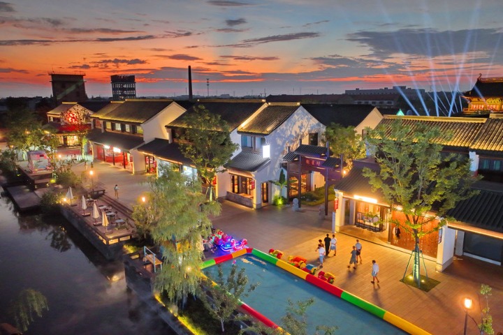 Culture town lights up the night in Jiangsu
