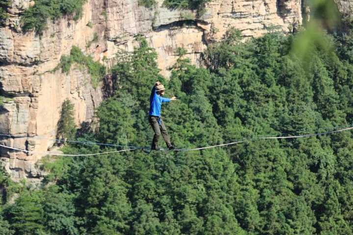 Extreme balance required in slackline contest