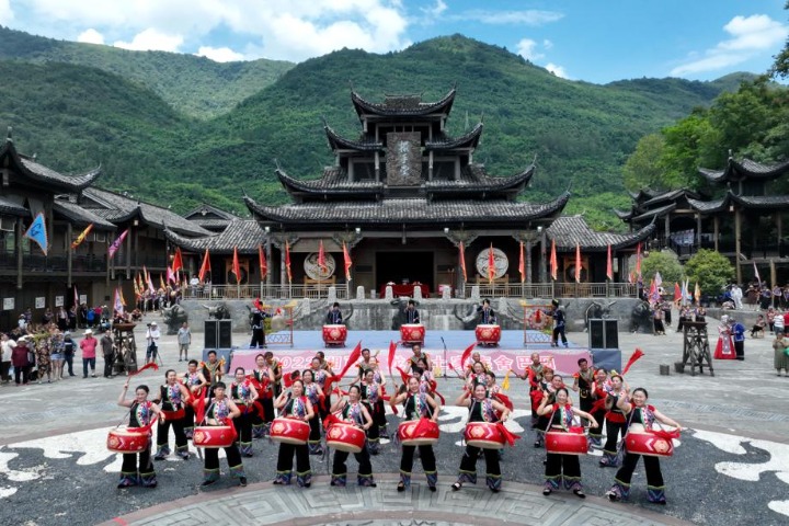 Ethnic Tujia celebrate Sheba Day in Hunan