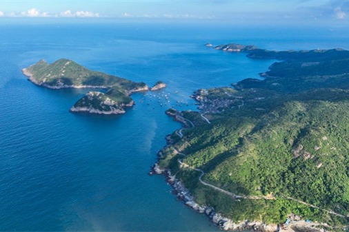 Island welcomes tourists after green upgrade