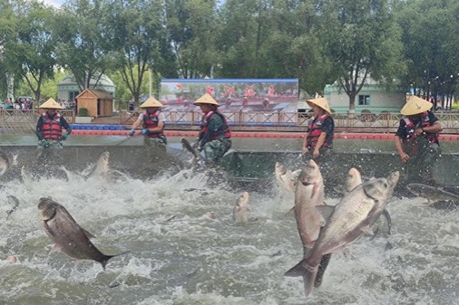 Chagan Lake launches summer fishing season