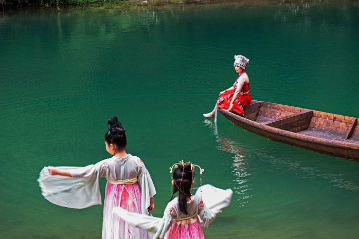 Pingshan Grand Canyon looks amazing to tourists