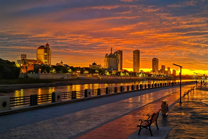 Beautiful sunset over newly-opened ecological square in Heihe