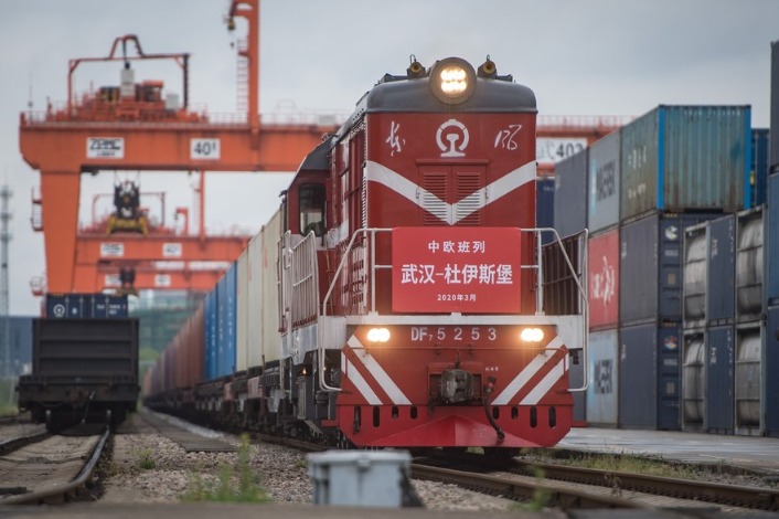 Prosperous development of China-Europe freight trains boosts overseas trade