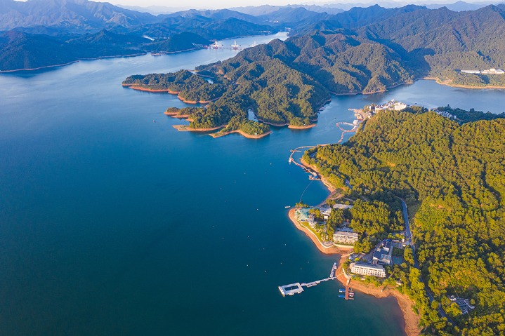 Taiping Lake worth visiting in autumn