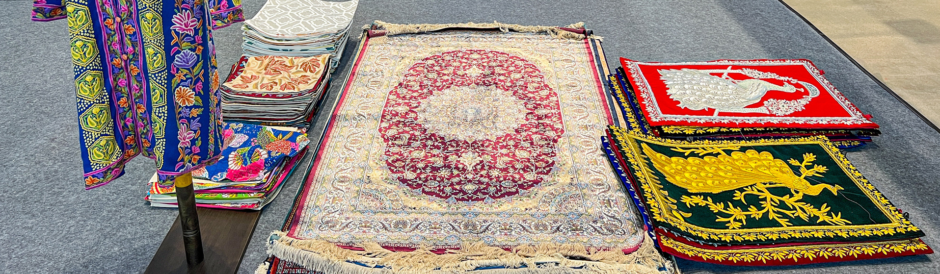 Exotic goods dazzle at Henan e-commerce fair