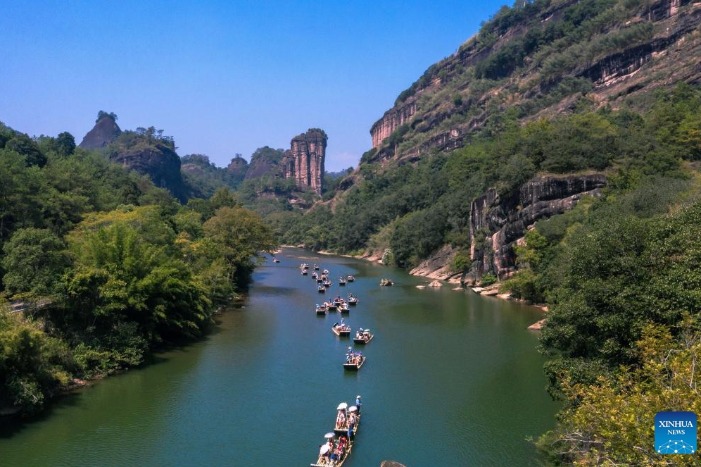 Travelers favor short-distance tours during upcoming National Day holiday