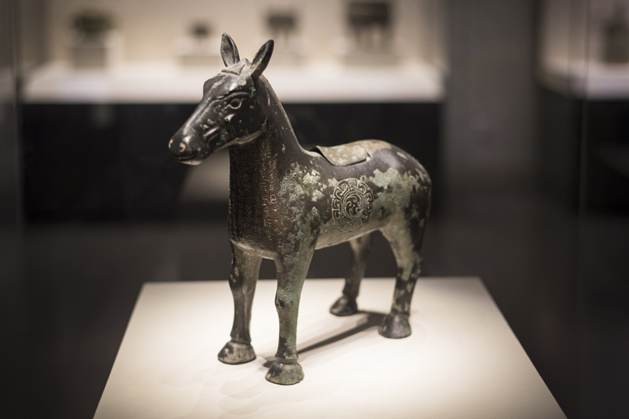 Horse-shaped vessel a combination of art and practicality