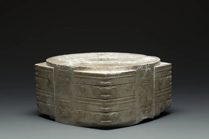 Cultural relics exhibited in Zhejiang tell local history