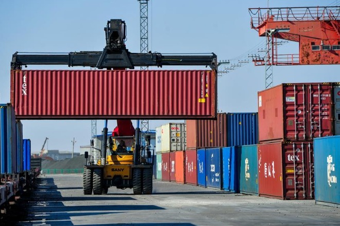 Chinese ports' container throughput maintains expansion in Jan-Sept