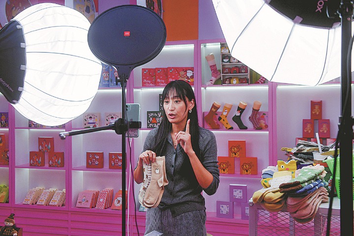 China unveils regulation on boosting development of self-employed businesses