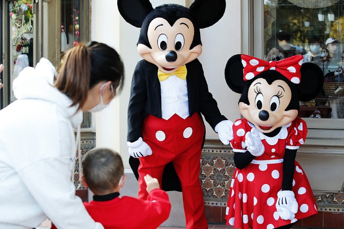 Shanghai Disneyland closed again because of COVID-19