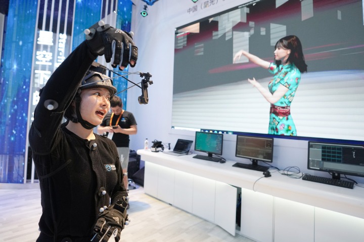 China services trade value up 17.2% in first 10 months