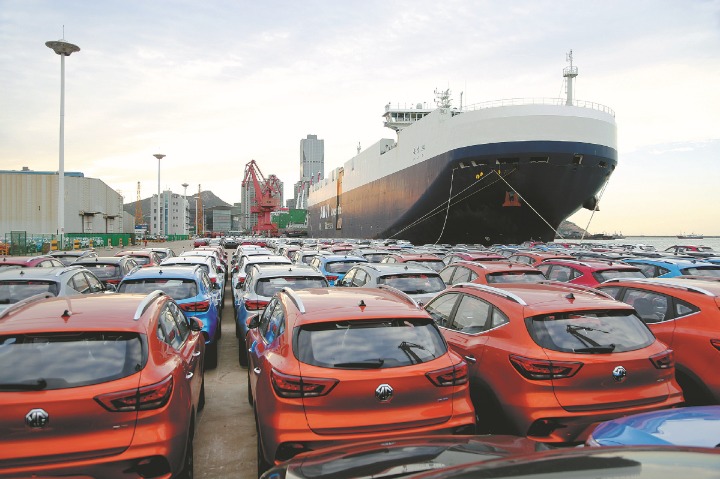 China's auto export accelerates to new record
