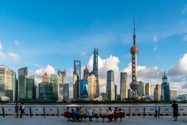 China maintains economic recovery amid gloomy global backdrop