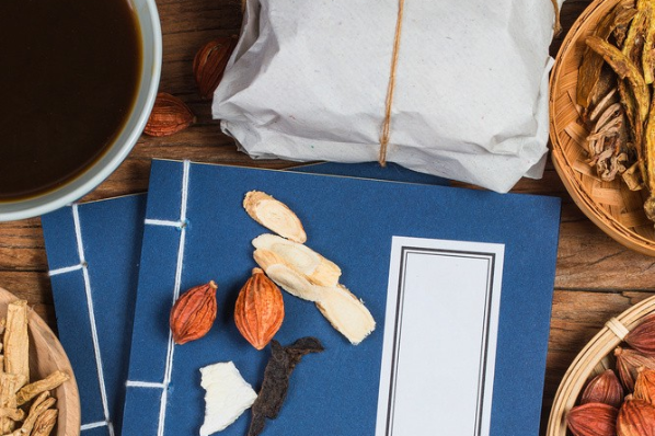 Fans struggling with 'World Cup syndrome' treated at TCM clinic