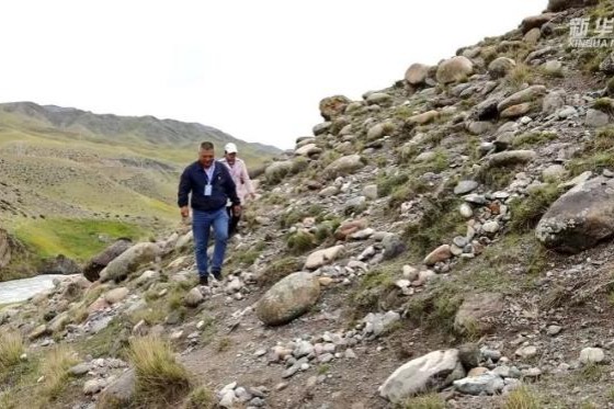 Xinjiang farmer becomes guardian of cultural relics