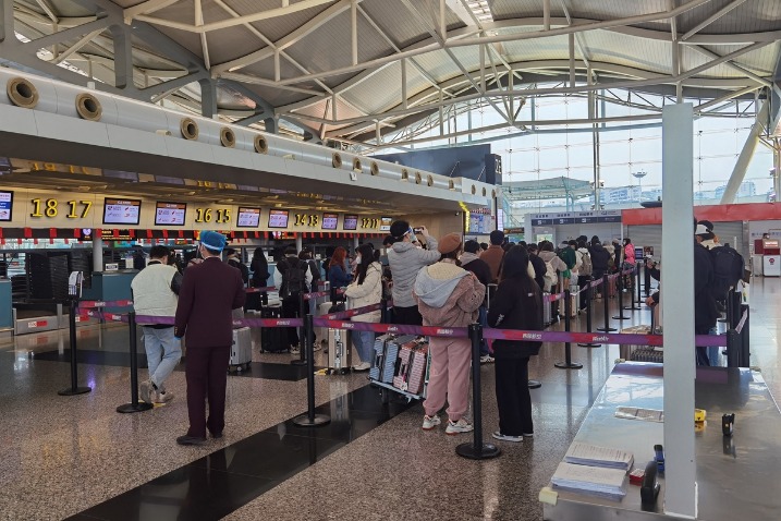 China's authority requires resumption of public transport