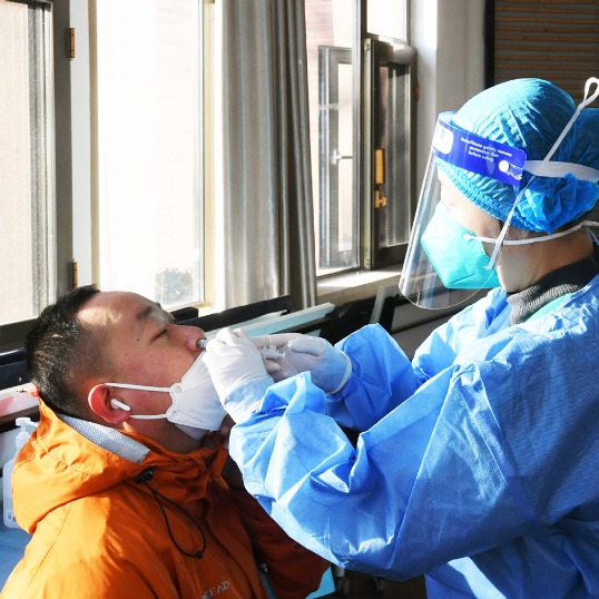 Virus experts expect normalcy by spring