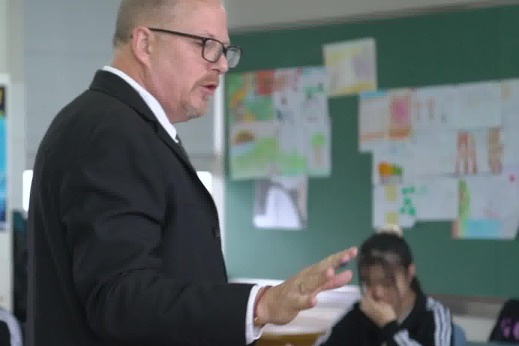 New era in China: Canadian teacher goes in for ink painting