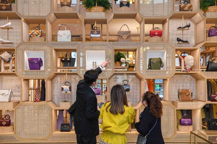 China's consumption market resuming after COVID response shift