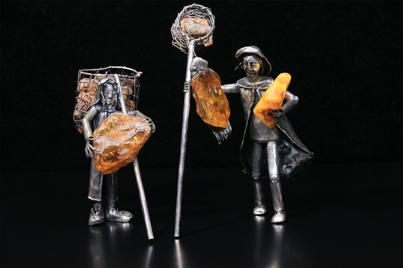 Explore amber art at Guangdong exhibit
