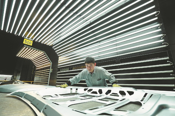 China's factory activity contracts in Dec