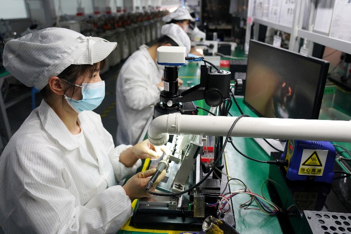 Manufacturing confidence bounces back