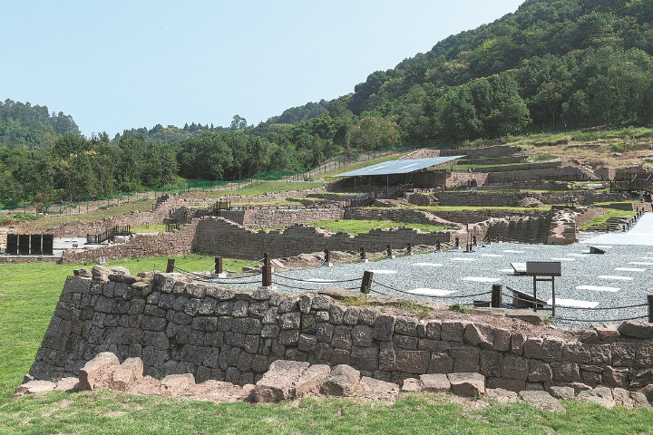 Chongqing kindles flame of history with special tour