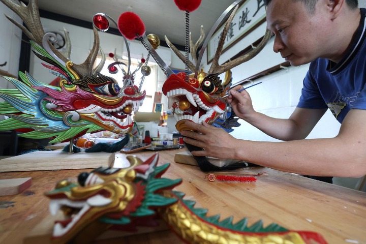 Factory rushes to fill dragon boat orders