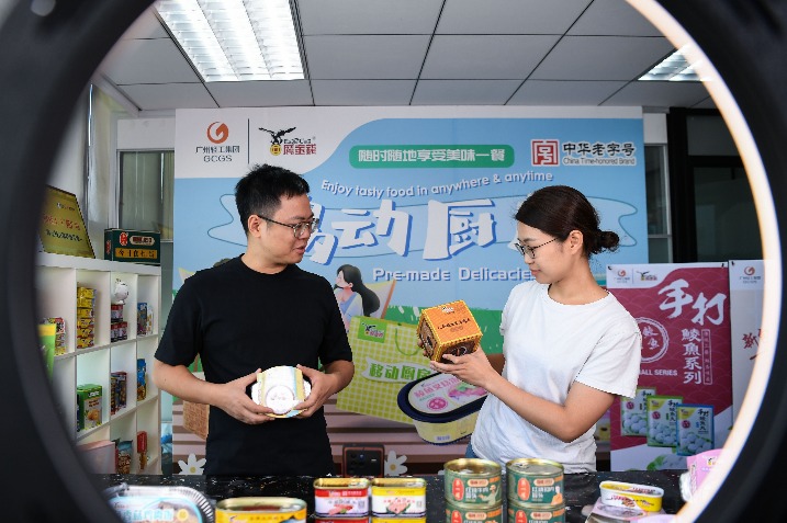 Warming confidence bolsters cross-border biz, economic recovery