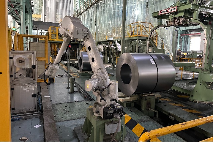 Robots improve efficiency, safety at steel factory