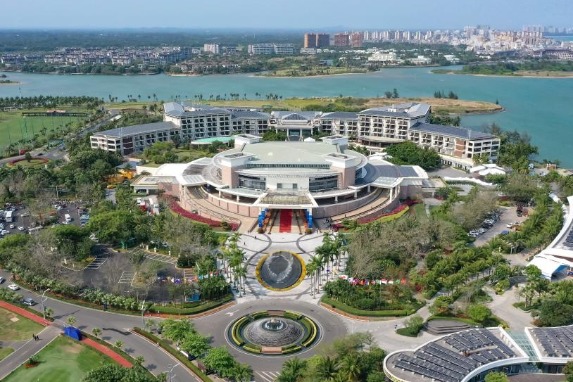 Li: Economy enjoys solid foundations