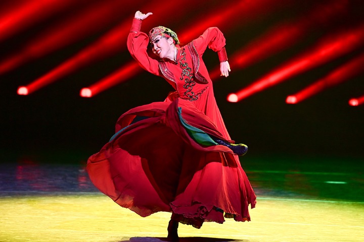 Dance competition held in Inner Mongolia with 3,000 participants