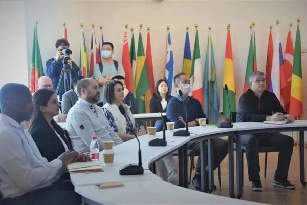 ​Shanghai expats discuss construction of Qianwan community