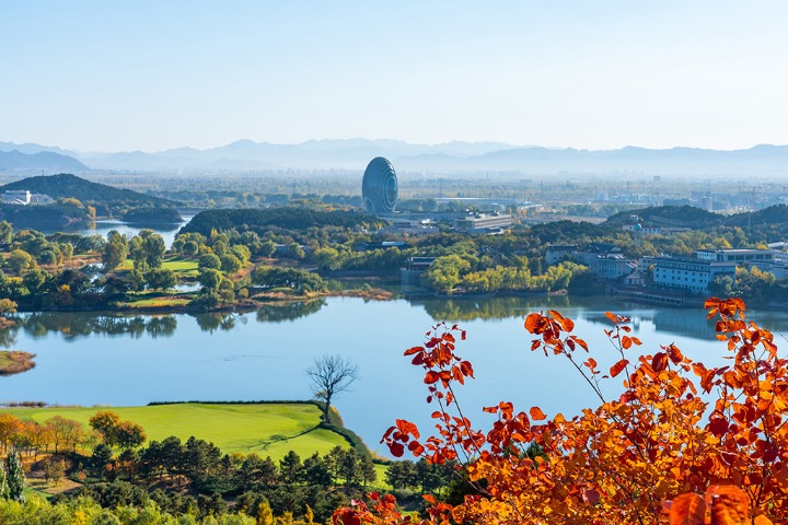 Beijing’s Yanqi Lake showcases charming scenery
