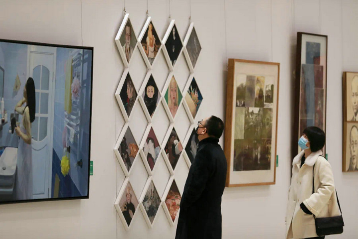 Painting academy's exhibition promotes creation of younger generation