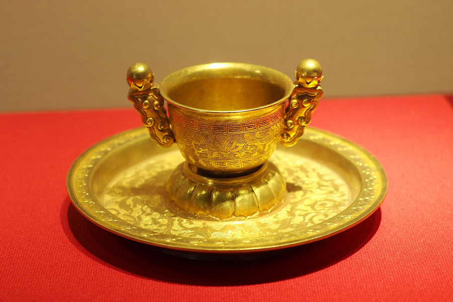 Gold and jade ware reveals life at court in Qing Dynasty